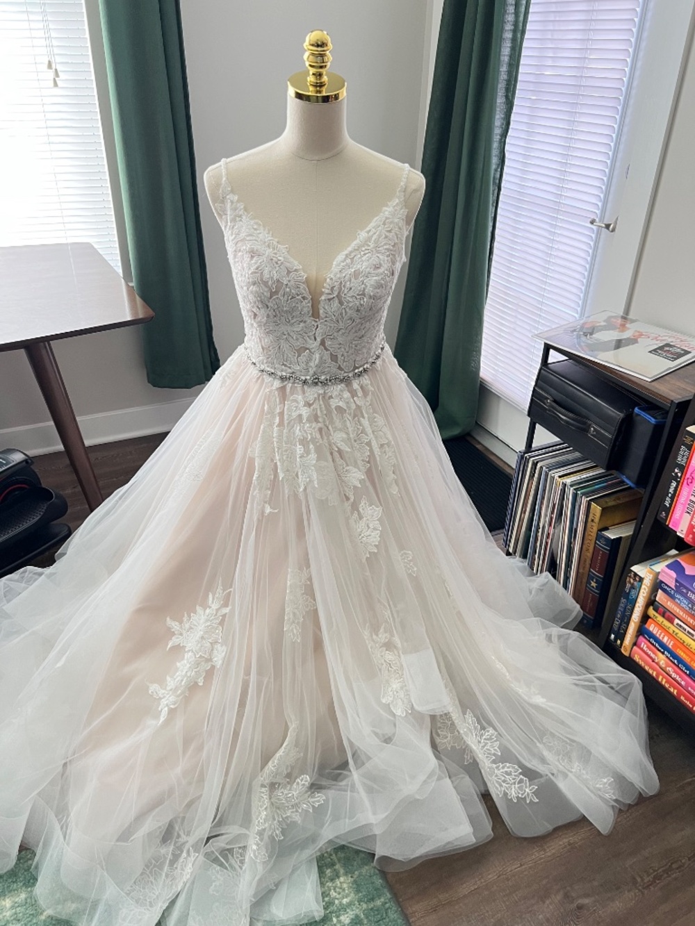 Essense of Australia D2730 Ivory Champagne Lace Tulle A-Line Wedding Dress 12